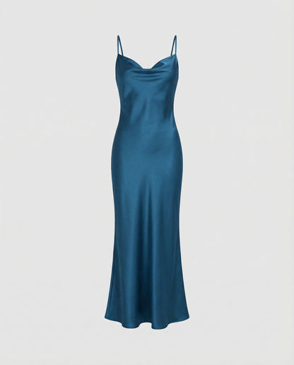 Robe satinée élégante femme tendance