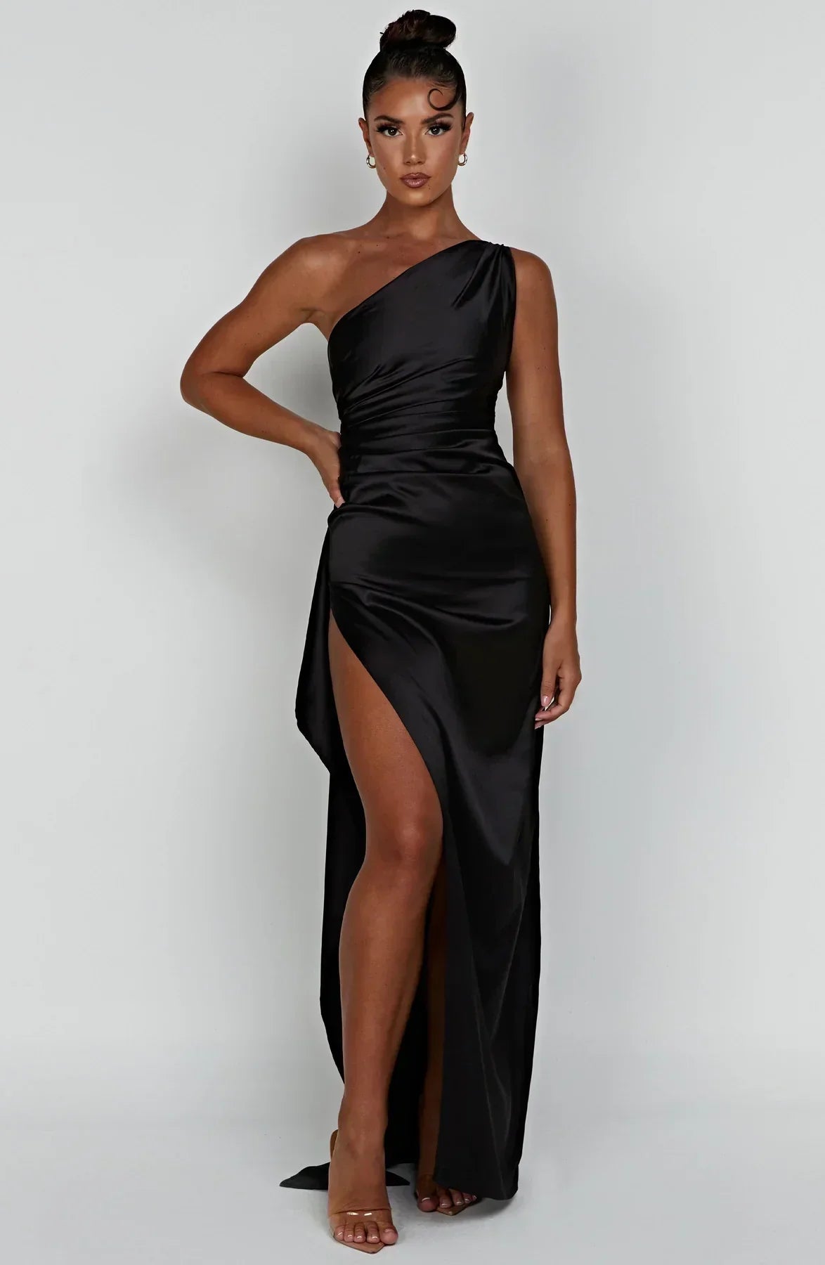 Robe de soirée satinée élégante