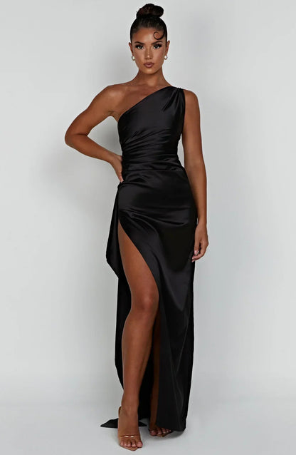 Robe de soirée satinée élégante