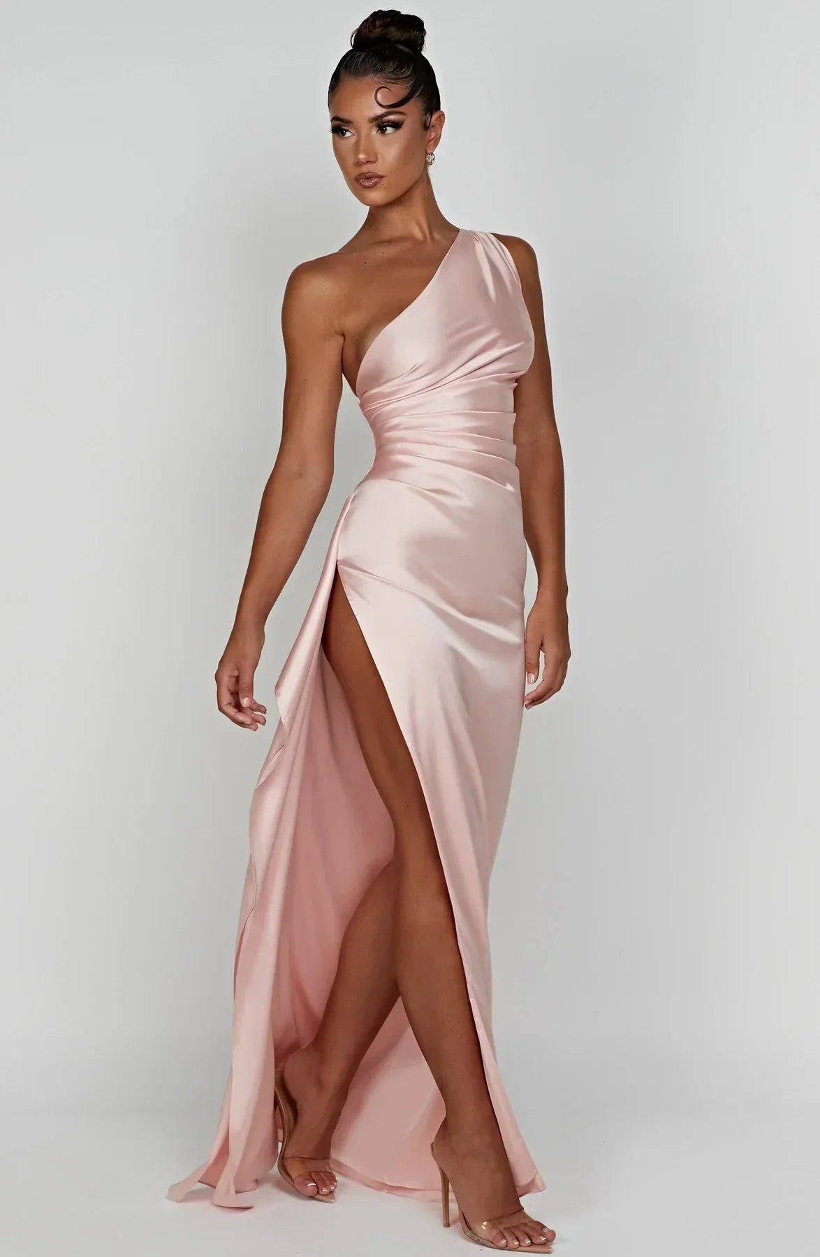 Robe de soirée satinée élégante