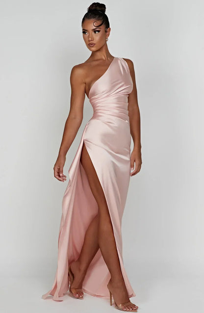 Robe de soirée satinée élégante
