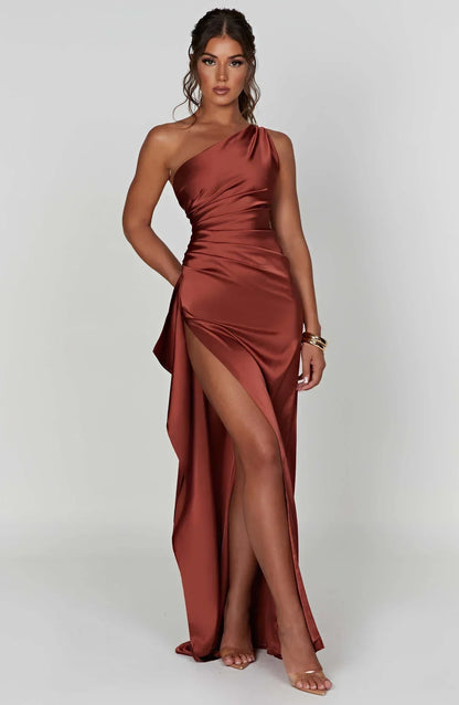 Robe de soirée satinée élégante