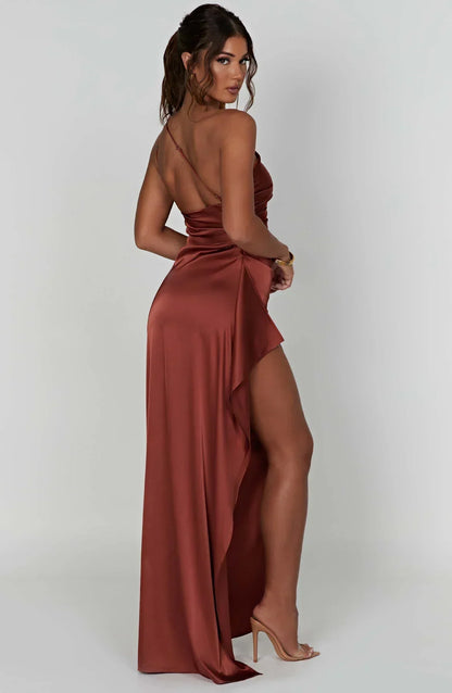 Robe de soirée satinée élégante