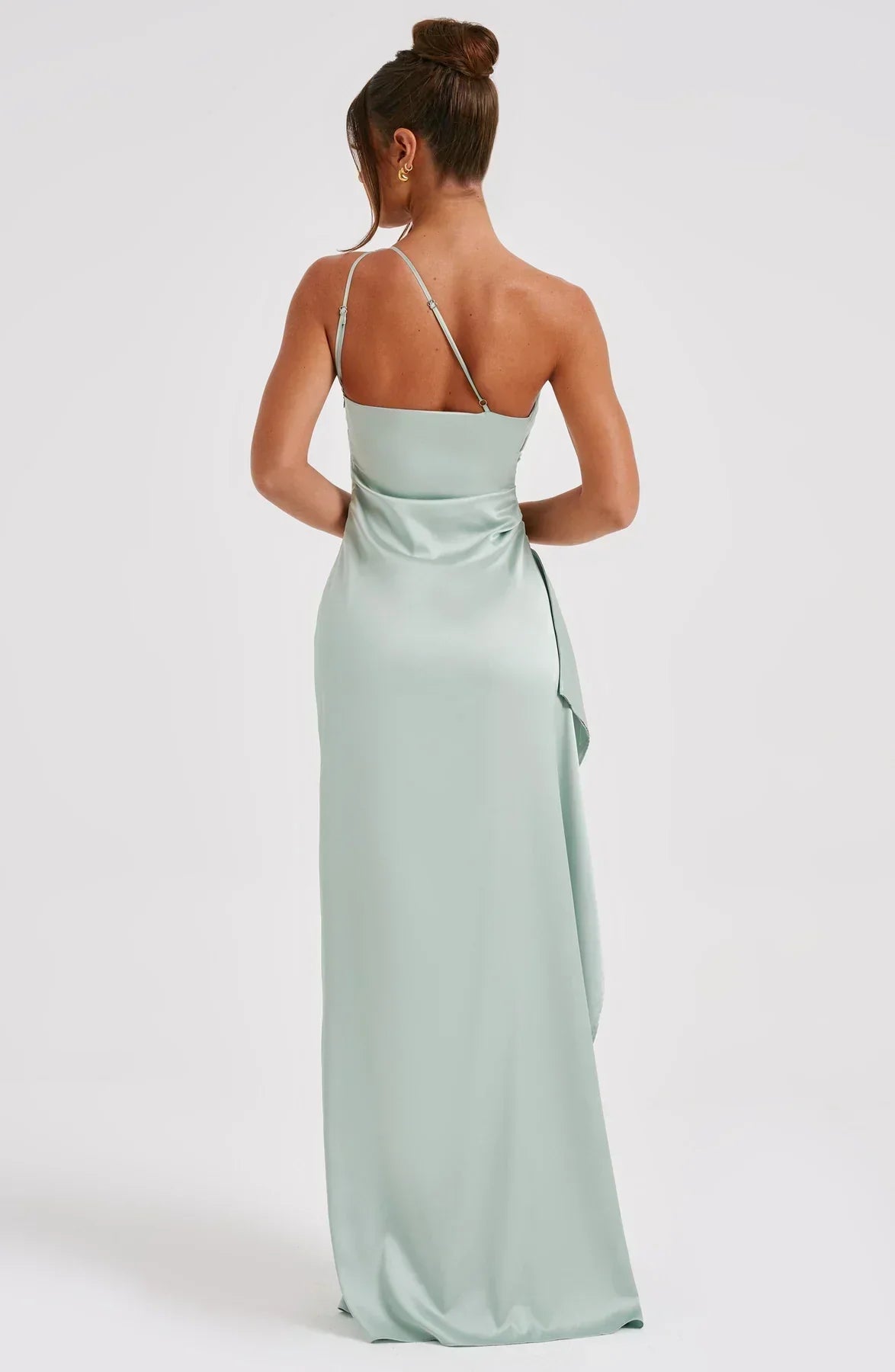 Robe de soirée satinée élégante